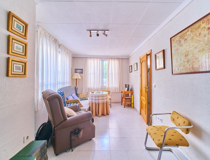 Image No.8-5 Bed Townhouse for sale