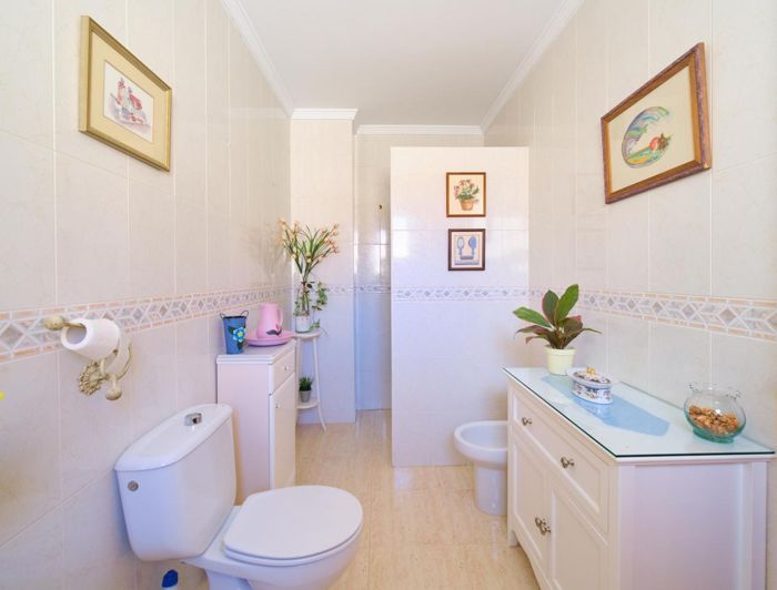 Image No.16-3 Bed Townhouse for sale