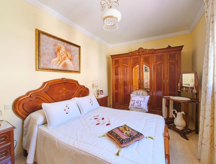 Image No.26-3 Bed Townhouse for sale