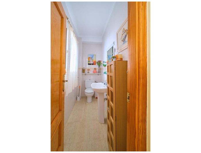 Image No.29-3 Bed Townhouse for sale