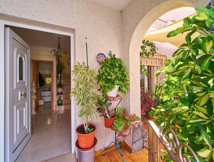 Image No.40-3 Bed Townhouse for sale