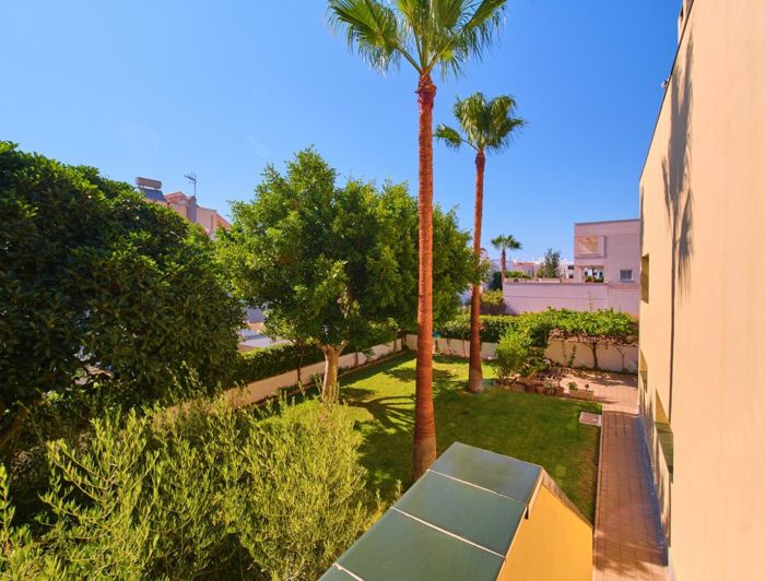 Image No.21-4 Bed Property for sale