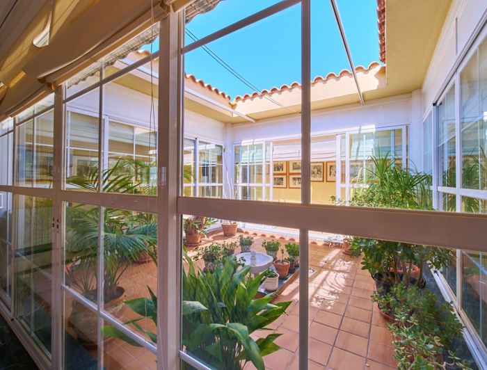 Image No.22-4 Bed Property for sale