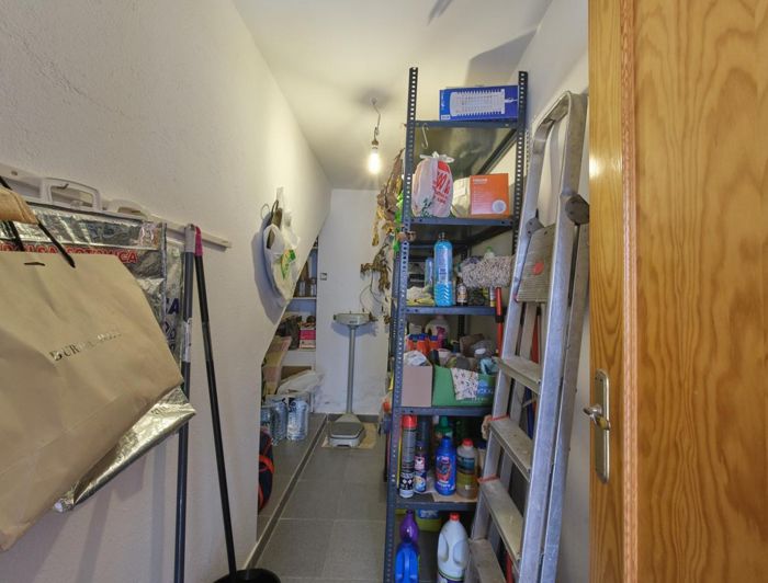 Image No.40-4 Bed Property for sale