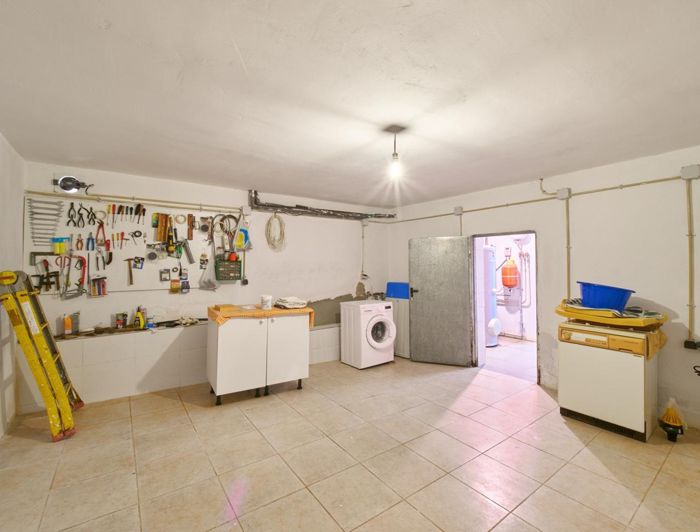 Image No.46-4 Bed Property for sale