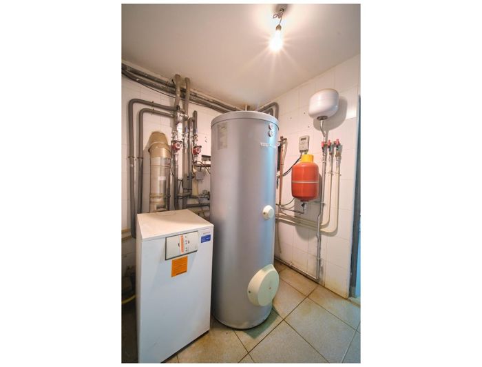 Image No.47-4 Bed Property for sale