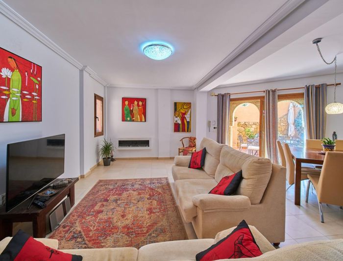 Image No.11-3 Bed Townhouse for sale