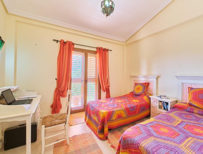 Image No.25-3 Bed Townhouse for sale