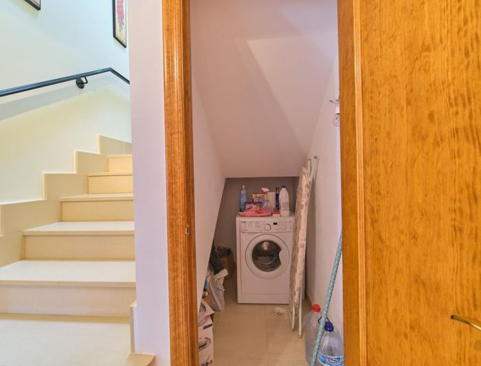 Image No.29-3 Bed Townhouse for sale