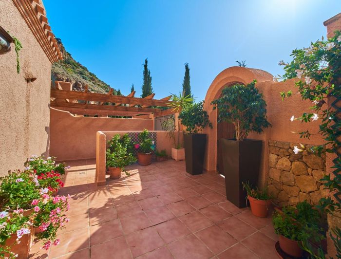 Image No.30-3 Bed Townhouse for sale