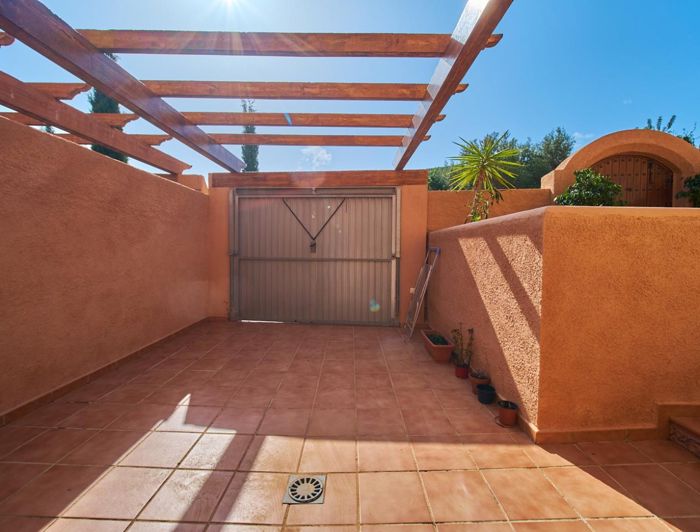 Image No.31-3 Bed Townhouse for sale