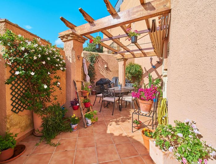 Image No.32-3 Bed Townhouse for sale