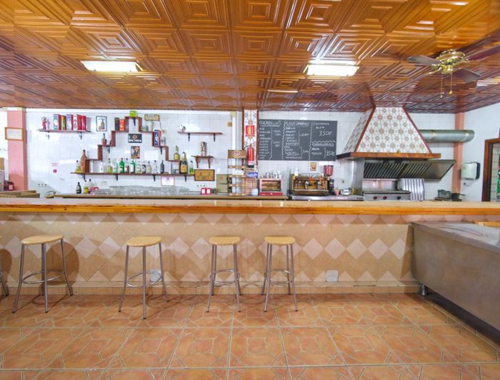 Image No.5-9 Bed Commercial for sale