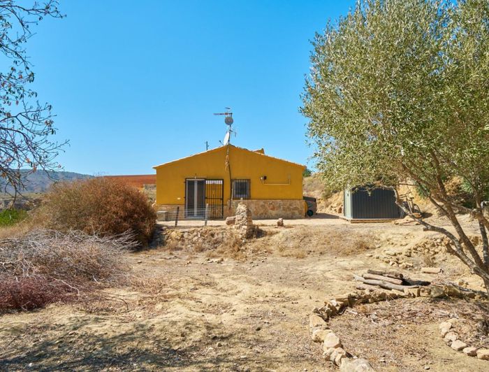 Image No.7-3 Bed Country House for sale