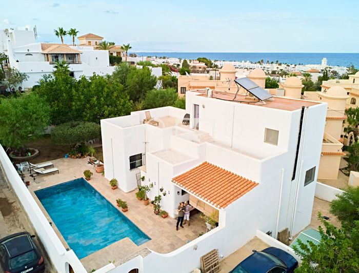 Image No.4-5 Bed Property for sale