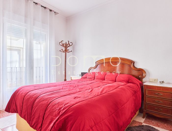 Image No.11-3 Bed Property for sale