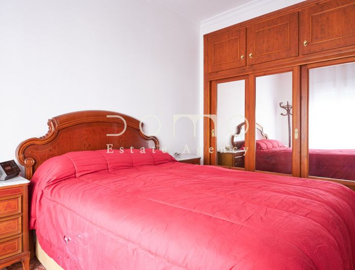 Image No.12-3 Bed Property for sale