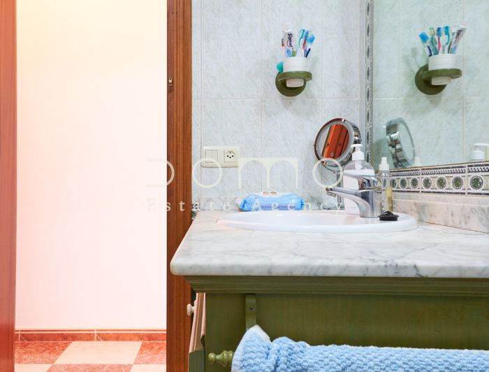 Image No.16-3 Bed Property for sale