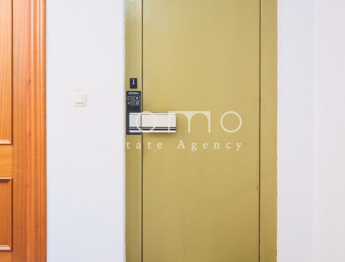 Image No.3-3 Bed Property for sale