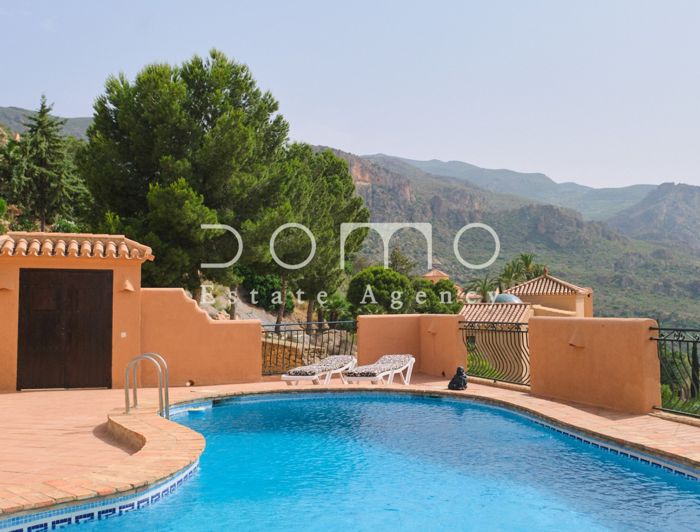 Image No.39-3 Bed Property for sale