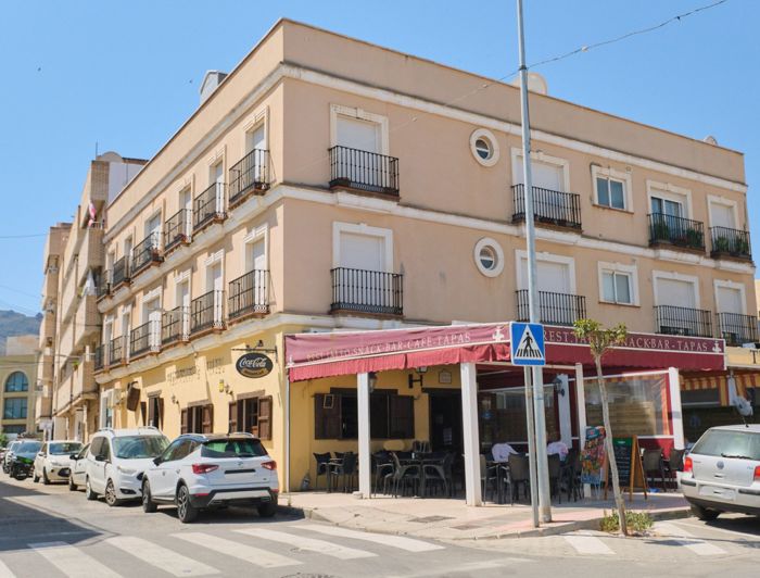 Image No.1-3 Bed Property for sale
