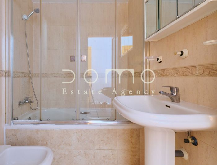 Image No.15-3 Bed Property for sale