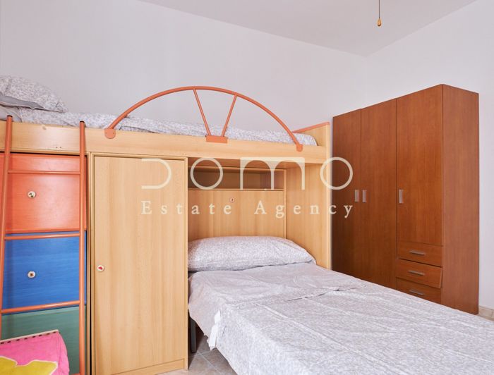 Image No.18-3 Bed Property for sale