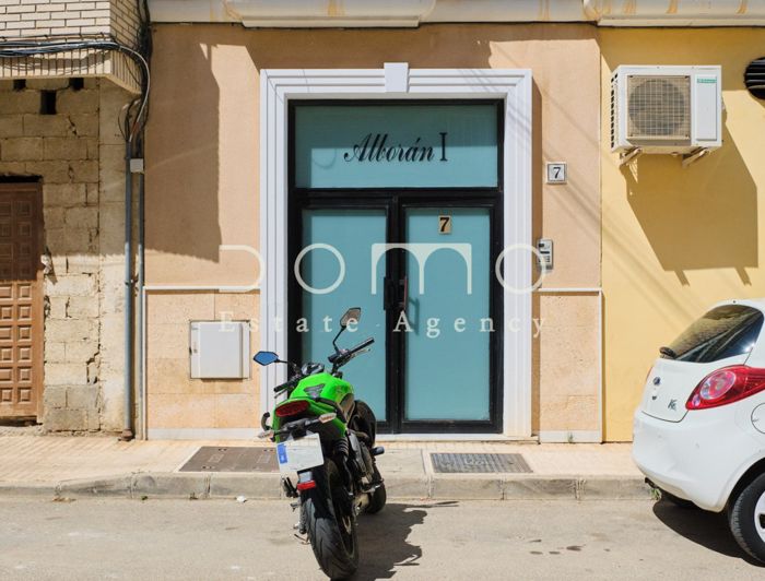 Image No.2-3 Bed Property for sale