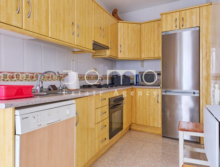 Image No.24-3 Bed Property for sale