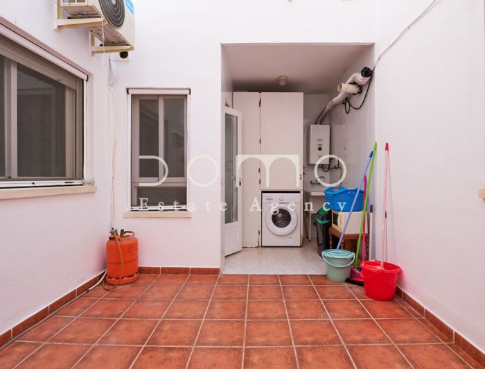 Image No.27-3 Bed Property for sale