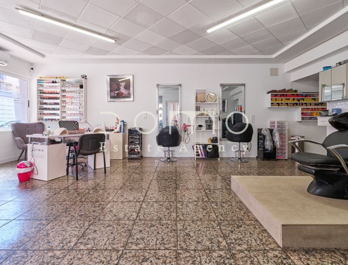 Image No.10-6 Bed Property for sale