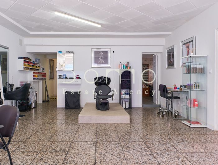 Image No.17-6 Bed Property for sale