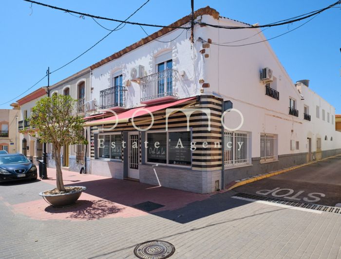 Image No.2-6 Bed Property for sale