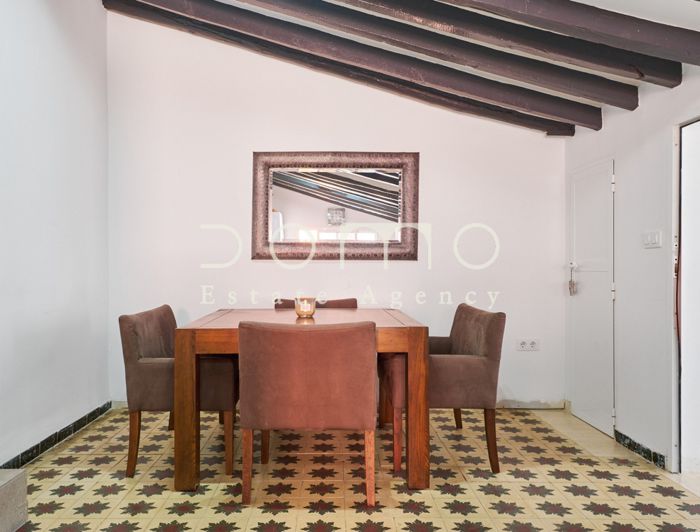 Image No.24-6 Bed Property for sale