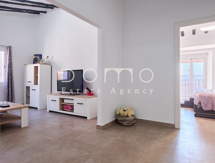 Image No.26-6 Bed Property for sale