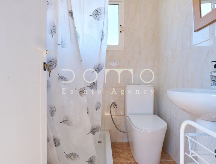 Image No.42-6 Bed Property for sale