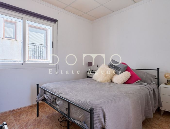 Image No.45-6 Bed Property for sale