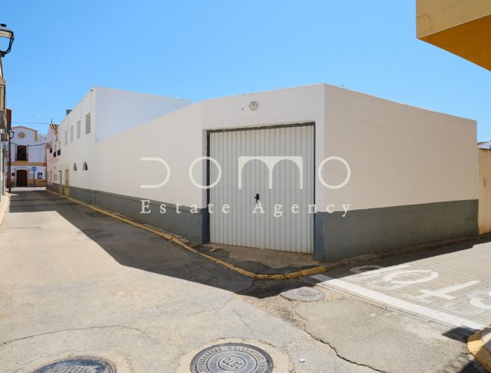 Image No.50-6 Bed Property for sale