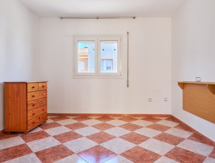 Image No.30-4 Bed Property for sale