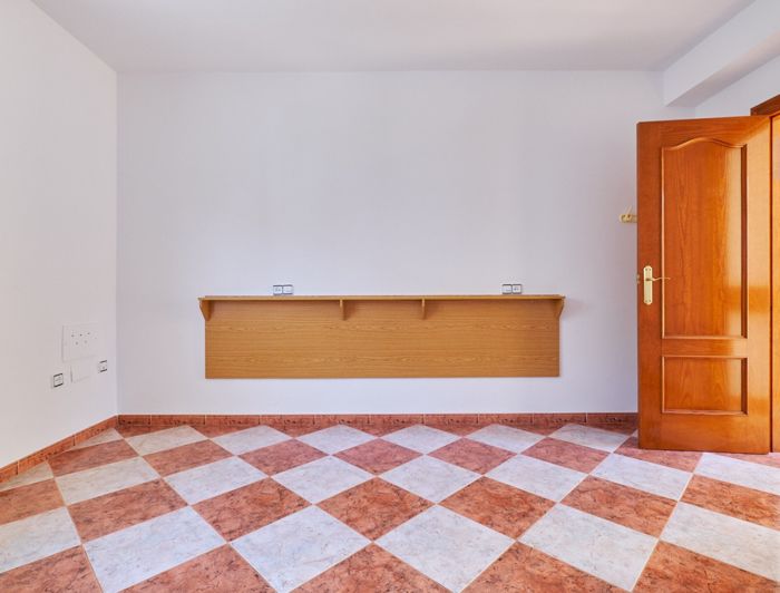 Image No.32-4 Bed Property for sale