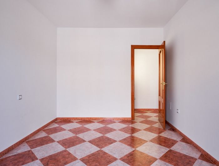 Image No.38-4 Bed Property for sale