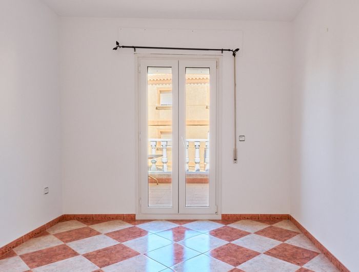 Image No.39-4 Bed Property for sale