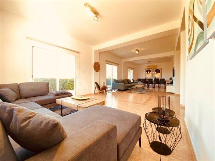 Image No.5-5 Bed Villa for sale