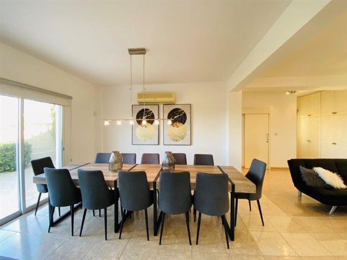 Image No.8-5 Bed Villa for sale