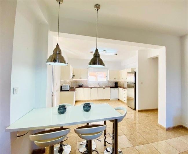 Image No.9-5 Bed Villa for sale