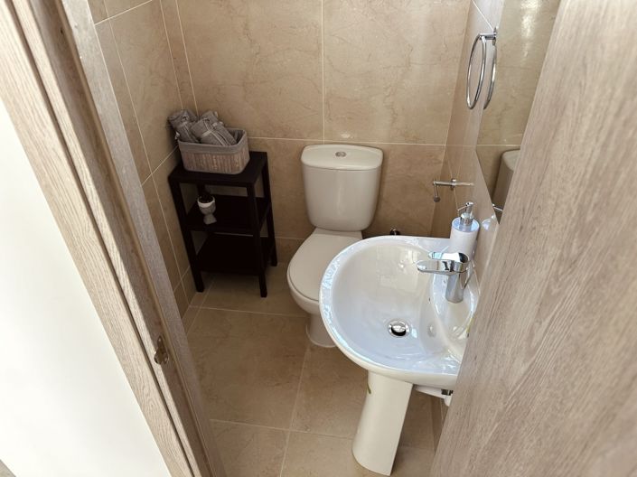 Image No.7-2 Bed Townhouse for sale