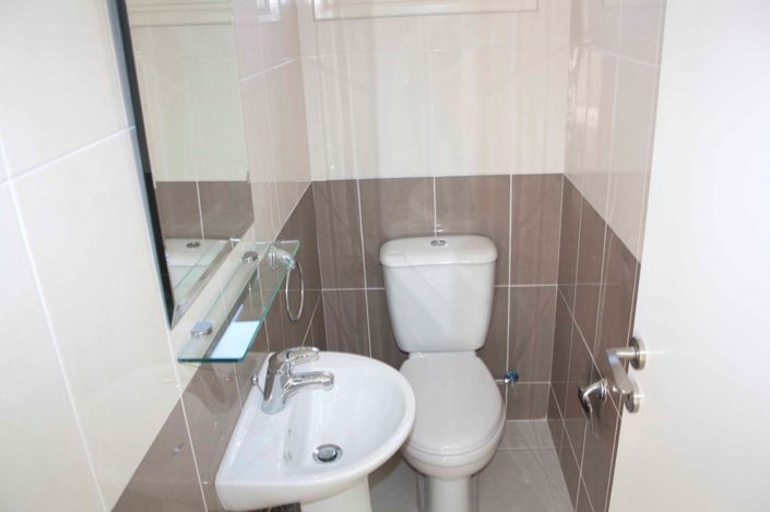 Image No.7-2 Bed Townhouse for sale