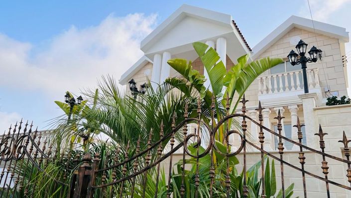 Image No.9-5 Bed Villa for sale