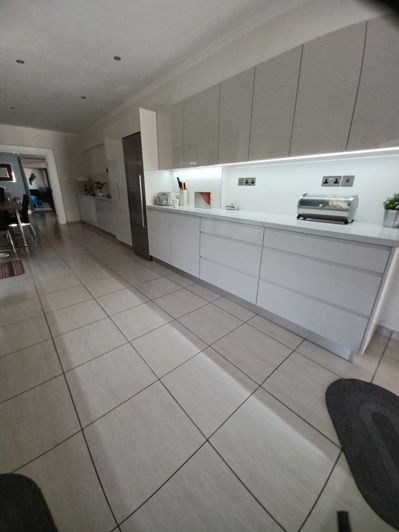 Image No.8-5 Bed Villa for sale