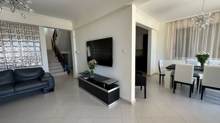 Image No.10-4 Bed Villa for sale